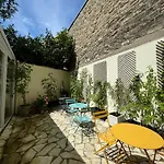 Lilas Gambetta Hotel Paris
