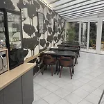 Hotel Lilas Gambetta Paris