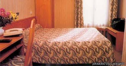 Hotel Lilas Gambetta 3*