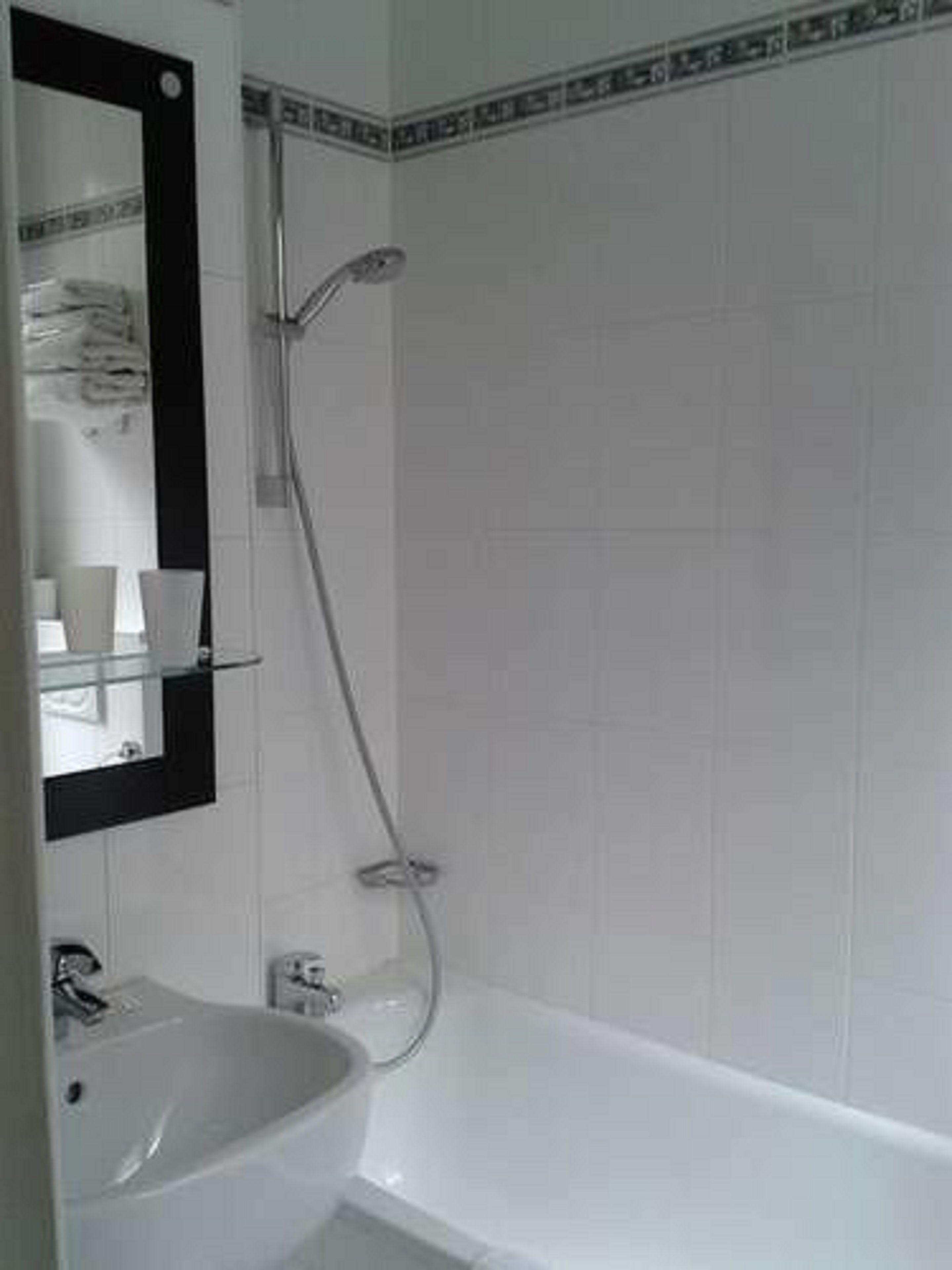 Hotel Lilas Gambetta Paris