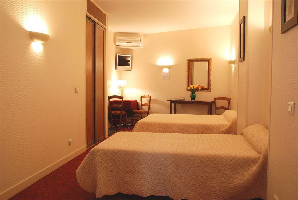 Lilas Gambetta Hotel