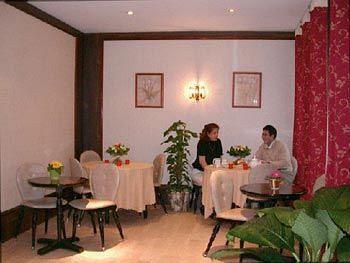Lilas Gambetta Hotel 3*